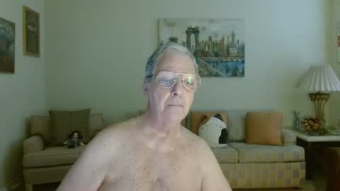 Snapshot of tonysview12000 chatting on 07-31-26, 01:05 tonysview12000 online show from 07-31-26, 01:05