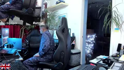 topalphaboss online show from 10-18-25, 05:32