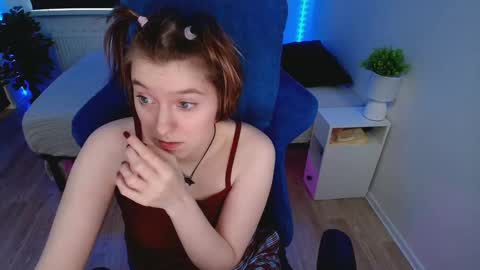 Snapshot of topcranberry chatting on 02-25-25, 10:37 topcranberry online show from 02-25-25, 10:37