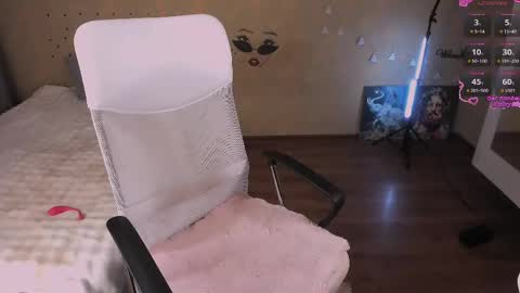 tori93_ online show from 05-17-26, 01:18
