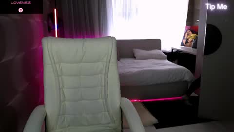 tori_blond online show from 06-03-26, 05:32