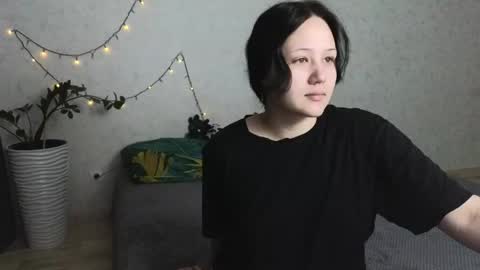 Snapshot of tori_sweet_tori chatting on 05-25-26, 12:05 Tori online show from 05-25-26, 12:05