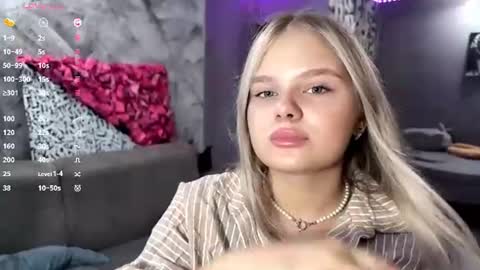 Snapshot of torriezedaker chatting on 07-21-26, 04:20 Linda online show from 07-21-26, 04:20