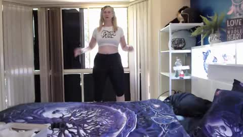 Milly online show from 11-16-25, 11:21