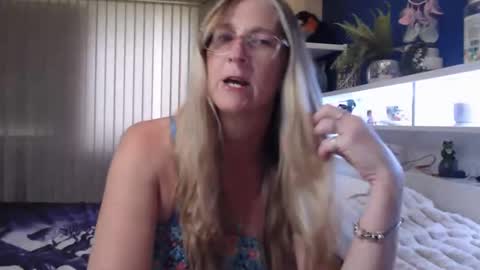 Snapshot of total_aussie_milfs chatting on 03-05-26, 12:39 Milly online show from 03-05-26, 12:39