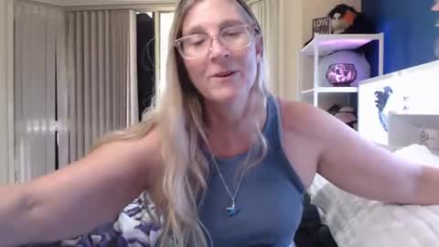 Milly online show from 03-17-26, 01:54