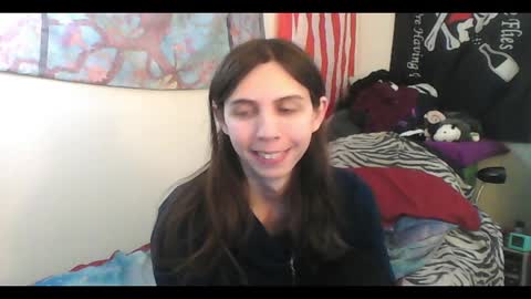 Snapshot of totalfuckingadorable chatting on 01-05-25, 04:04 Luna online show from 01-05-25, 04:04