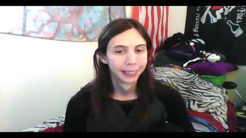 Snapshot of totalfuckingadorable chatting on 01-07-25, 06:27 Luna online show from 01-07-25, 06:27