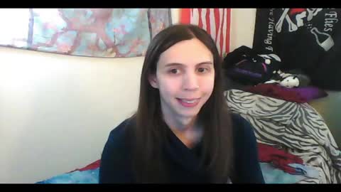 Snapshot of totalfuckingadorable chatting on 01-08-25, 04:02 Luna online show from 01-08-25, 04:02