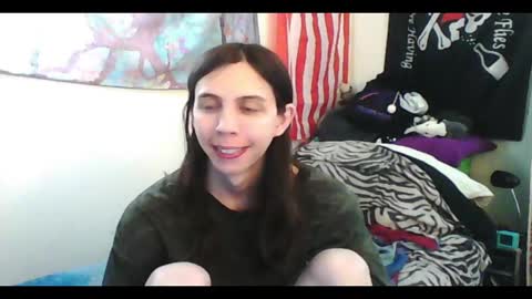 Snapshot of totalfuckingadorable chatting on 01-12-25, 07:00 Luna online show from 01-12-25, 07:00