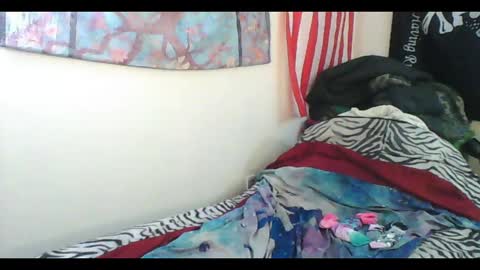 Snapshot of totalfuckingadorable chatting on 01-27-25, 12:54 Luna online show from 01-27-25, 12:54