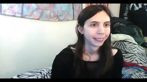 Snapshot of totalfuckingadorable chatting on 01-27-25, 03:58 Luna online show from 01-27-25, 03:58