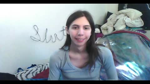 Snapshot of totalfuckingadorable chatting on 10-16-25, 09:05 Luna online show from 10-16-25, 09:05