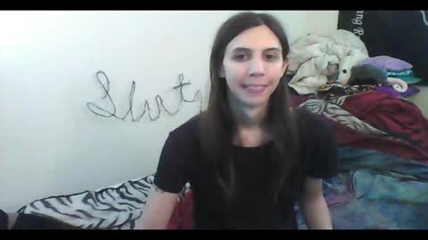 Snapshot of totalfuckingadorable chatting on 10-20-25, 03:29 Luna online show from 10-20-25, 03:29