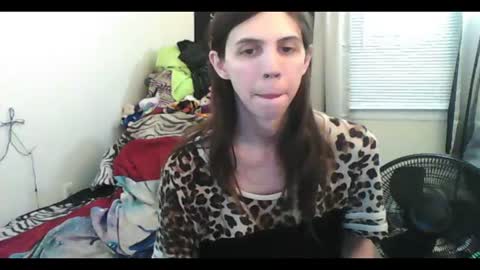 Luna online show from 06-22-26, 02:24