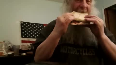 totallyawesome_65 online show from 04-22-26, 07:55