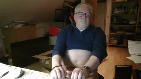 Snapshot of toto758 chatting on 11-11-25, 08:42 toto758 online show from 11-11-25, 08:42