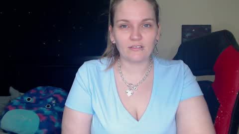 Snapshot of toxiclilly chatting on 02-04-25, 10:54 Lilly Miss Mistress Goddess Maam Queen Boss online show from 02-04-25, 10:54