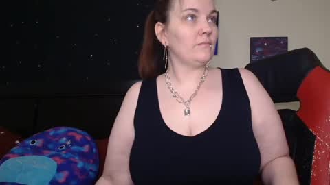 Snapshot of toxiclilly chatting on 10-05-25, 08:45 Lilly Miss Mistress Goddess Maam Queen Boss online show from 10-05-25, 08:45