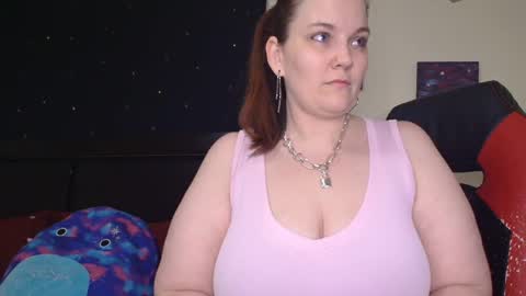 Snapshot of toxiclilly chatting on 10-19-25, 08:48 Lilly Miss Mistress Goddess Maam Queen Boss online show from 10-19-25, 08:48