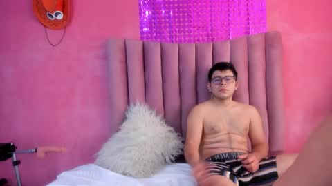 Snapshot of toxiclove01 chatting on 09-30-25, 06:13 toxiclove01 online show from 09-30-25, 06:13