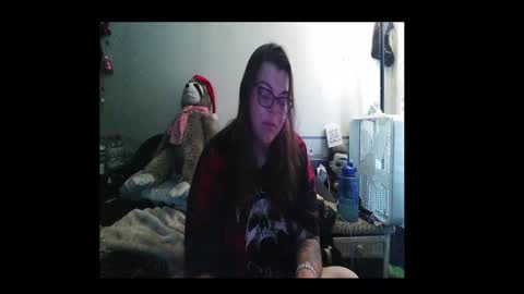 Snapshot of toxiclove1311 chatting on 09-18-25, 05:37 Toxiclove1311 online show from 09-18-25, 05:37