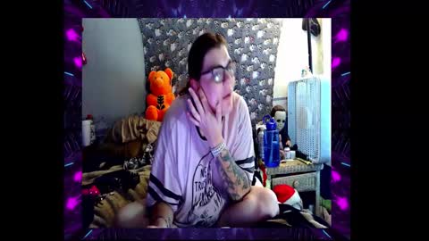 Snapshot of toxiclove1311 chatting on 10-26-25, 10:15 Toxiclove1311 online show from 10-26-25, 10:15