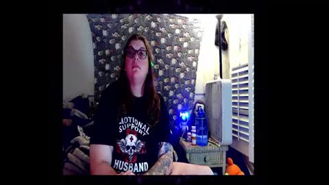 Snapshot of toxiclove1311 chatting on 11-06-25, 10:43 Toxiclove1311 online show from 11-06-25, 10:43