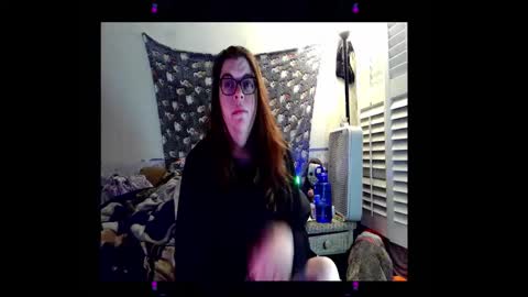 Snapshot of toxiclove1311 chatting on 11-15-25, 12:19 Toxiclove1311 online show from 11-15-25, 12:19