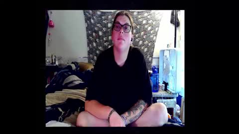 Snapshot of toxiclove1311 chatting on 12-02-25, 09:21 Toxiclove1311 online show from 12-02-25, 09:21