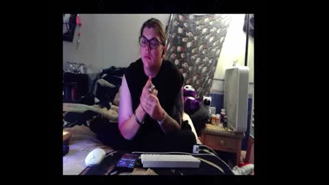 Snapshot of toxiclove1311 chatting on 12-19-25, 12:28 Toxiclove1311 online show from 12-19-25, 12:28