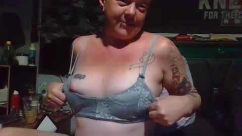 Snapshot of toxictemptress420 chatting on 12-20-25, 08:10 ToxicTemptress420 online show from 12-20-25, 08:10