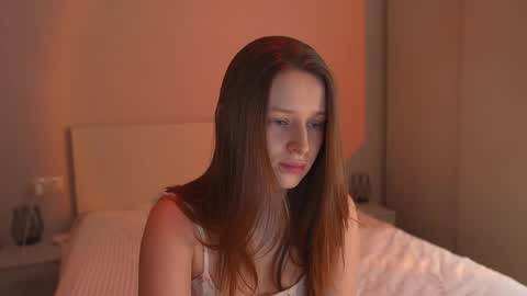 Bella online show from 11-30-25, 04:33