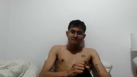 Snapshot of toy_sweet chatting on 05-23-26, 02:06 Xander online show from 05-23-26, 02:06