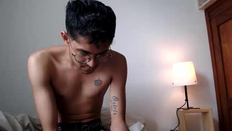Snapshot of toy_sweet chatting on 05-25-26, 05:08 Xander online show from 05-25-26, 05:08