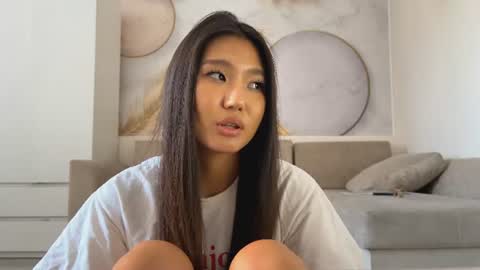 Snapshot of toyadufrene chatting on 07-30-26, 12:04 Dina online show from 07-30-26, 12:04