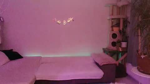 Snapshot of toyboybitchslut chatting on 09-22-25, 02:24 Patrizia online show from 09-22-25, 02:24