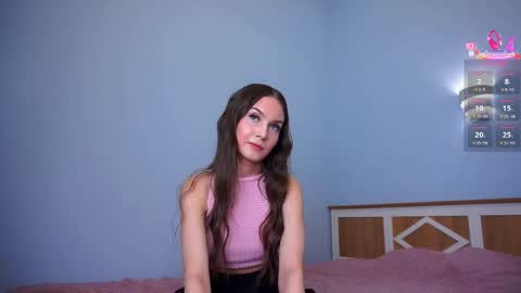 Snapshot of traciblow chatting on 11-03-25, 01:34 Rebeca online show from 11-03-25, 01:34