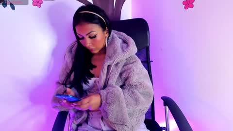 Snapshot of tracy_lambo chatting on 12-19-24, 04:13 tracy online show from 12-19-24, 04:13