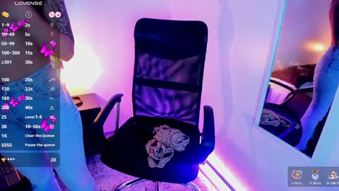 Snapshot of tracy_lambo chatting on 01-15-25, 10:13 tracy online show from 01-15-25, 10:13