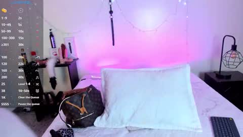 Snapshot of tracy_lambo chatting on 11-30-25, 01:26 tracy online show from 11-30-25, 01:26