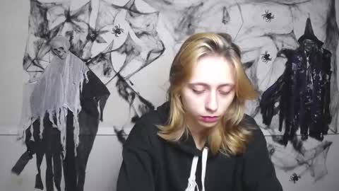 TracyLeeBB online show from 11-15-25, 12:02