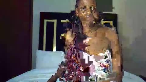 Snapshot of tracyvibes chatting on 10-26-25, 06:25 Flavia online show from 10-26-25, 06:25