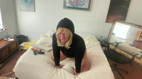 USA GURL online show from 12-13-24, 07:43