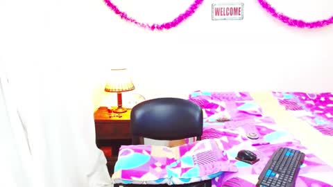 Luna online show from 12-28-24, 12:15