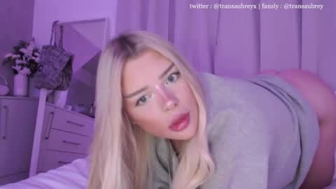 Snapshot of transaubrey chatting on 10-06-25, 07:33 aubrey 3 online show from 10-06-25, 07:33