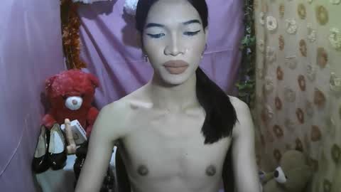 Snapshot of transgender21_petitecock chatting on 12-14-25, 12:54 supernatural trans online show from 12-14-25, 12:54