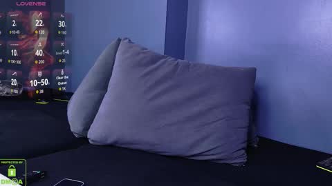 Snapshot of translustybabe chatting on 01-10-26, 03:58 STACY online show from 01-10-26, 03:58