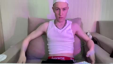 Travis online show from 04-10-26, 03:23