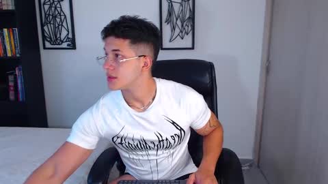 Snapshot of travis_joplinn chatting on 01-15-26, 10:35 travis joplin online show from 01-15-26, 10:35